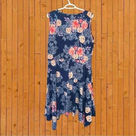 Artizan floral on navy summer dress w asymmetrical hem, packable, light weight - Picture 3 of 5